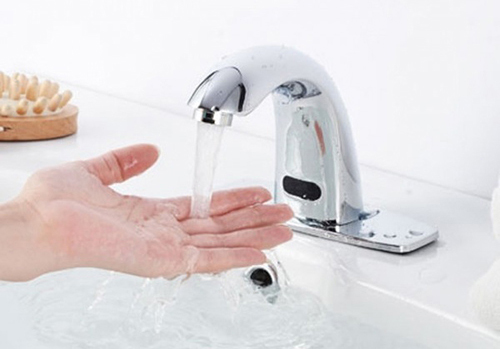 Pros and Cons of Touchless Kitchen Faucets