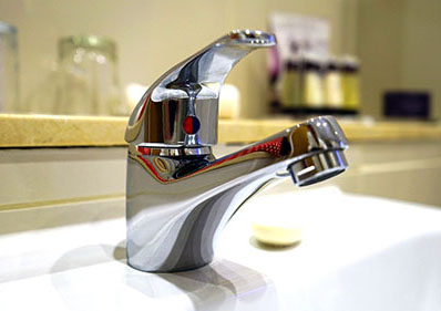 What Are the Types of Kitchen Faucets?